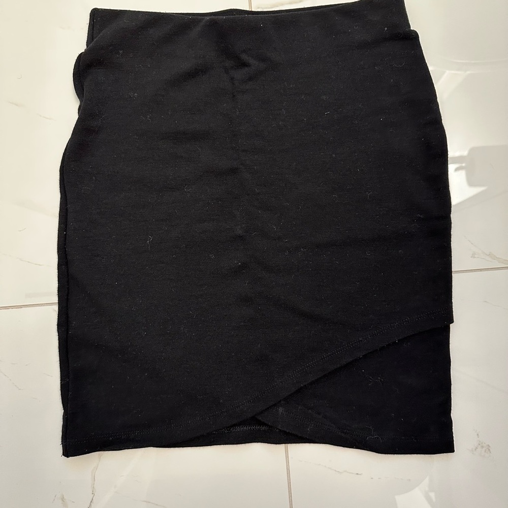 Aritzia Talula tulip mini skirt, size XXS